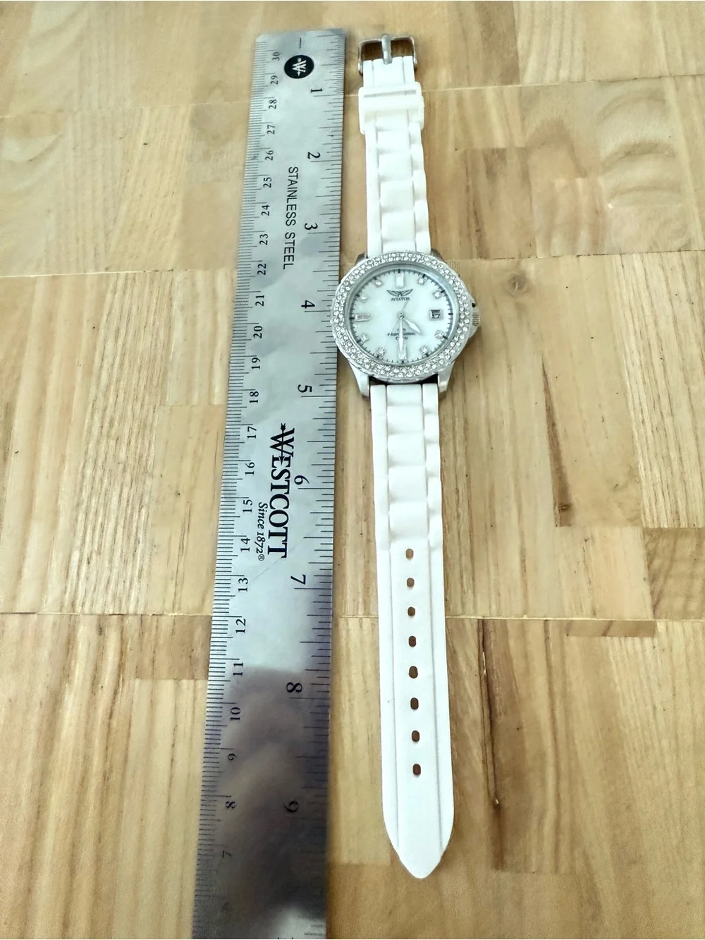 Invicta ladies Aviator silver tone  white strap watch NEW BATTERY